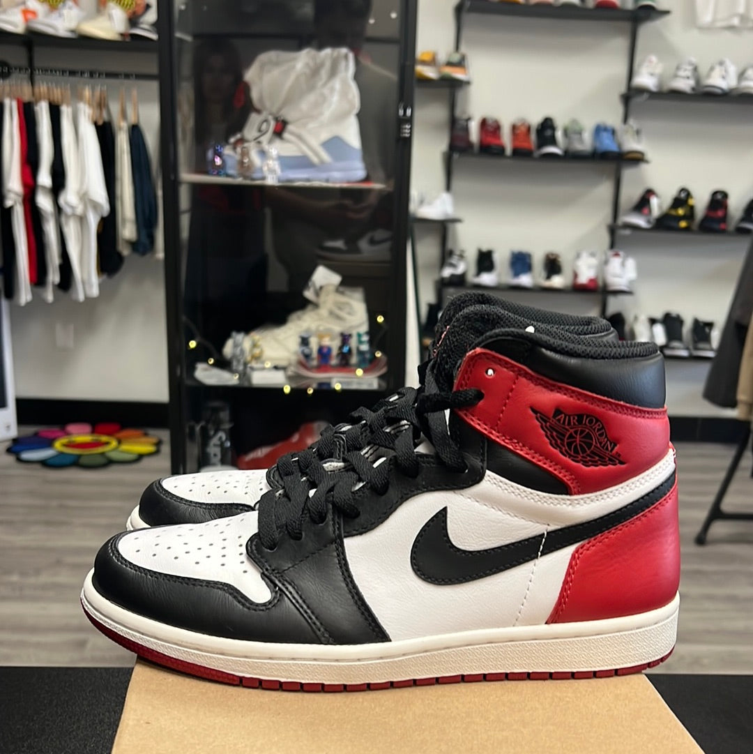Black Toe Jordan 1 High (USED, no box)